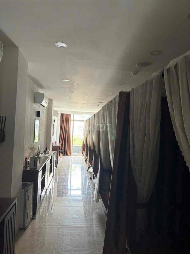 CHO THUÊ NHÀ MẶT TIỀN ĐỀ THÁM QUẬN DT GẦN 600m2