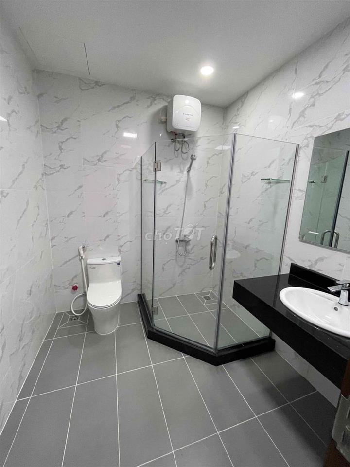 CHO THUÊ TOÀ NHÀ MẶT TIỀN QUẬN 6 DTSD 800m2