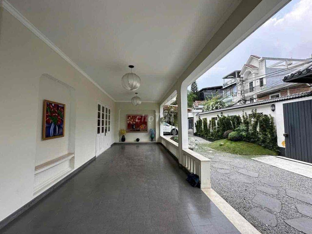 CHO THUÊ BIỆT THỰ SÂN VƯỜN 1000m2 THẢO ĐIỀN QUẬN 2