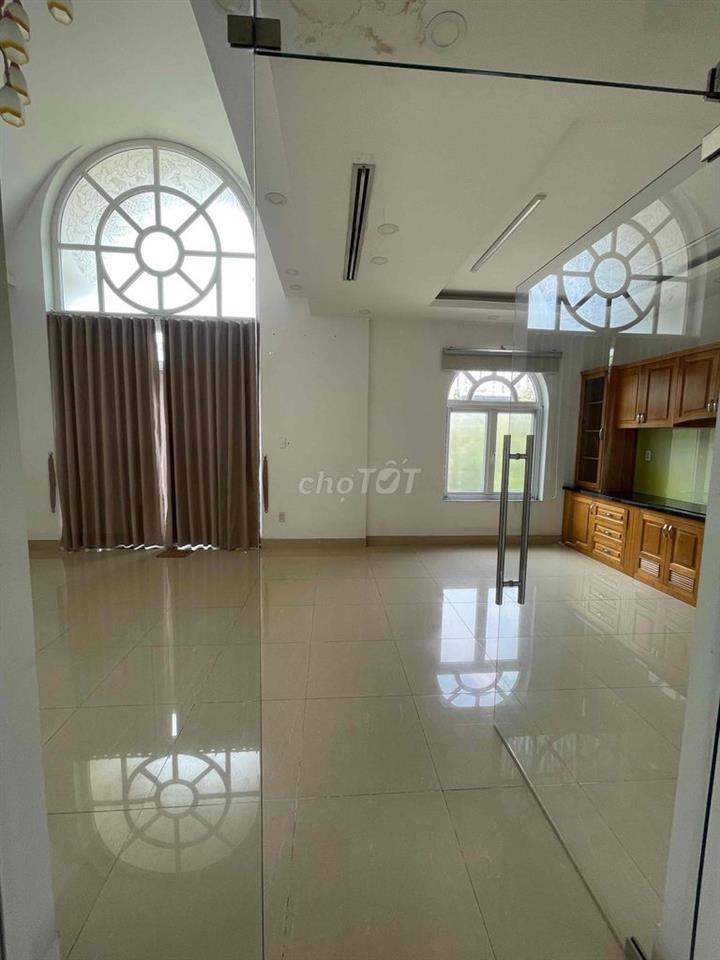 CHO THUÊ BIỆT THỰ THÁI THUẬN Q2 DTSD 600m2