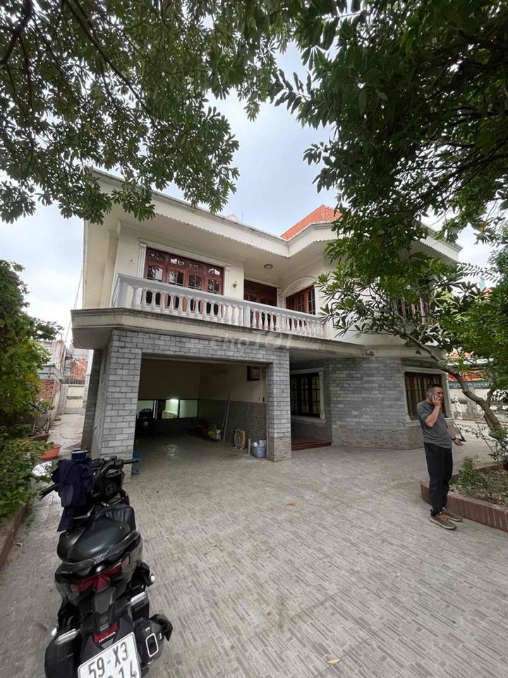CHO THUÊ BIỆT THỰ THẢO ĐIỀN DTSD 700m2