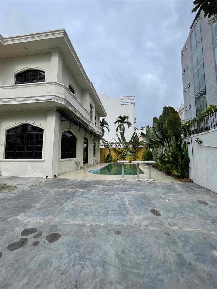 CHO THUÊ BIỆT THỰ MẶT TIỀN THẢO ĐIỀN DTSD 900m2