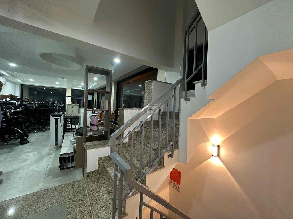 CHO THUÊ GÓC 2MT TẠ HIỆN Q2 DTSD 700m2