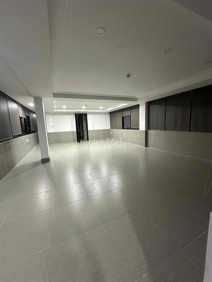 CHO THUÊ GÓC 2MT TẠ HIỆN Q2 DTSD 700m2