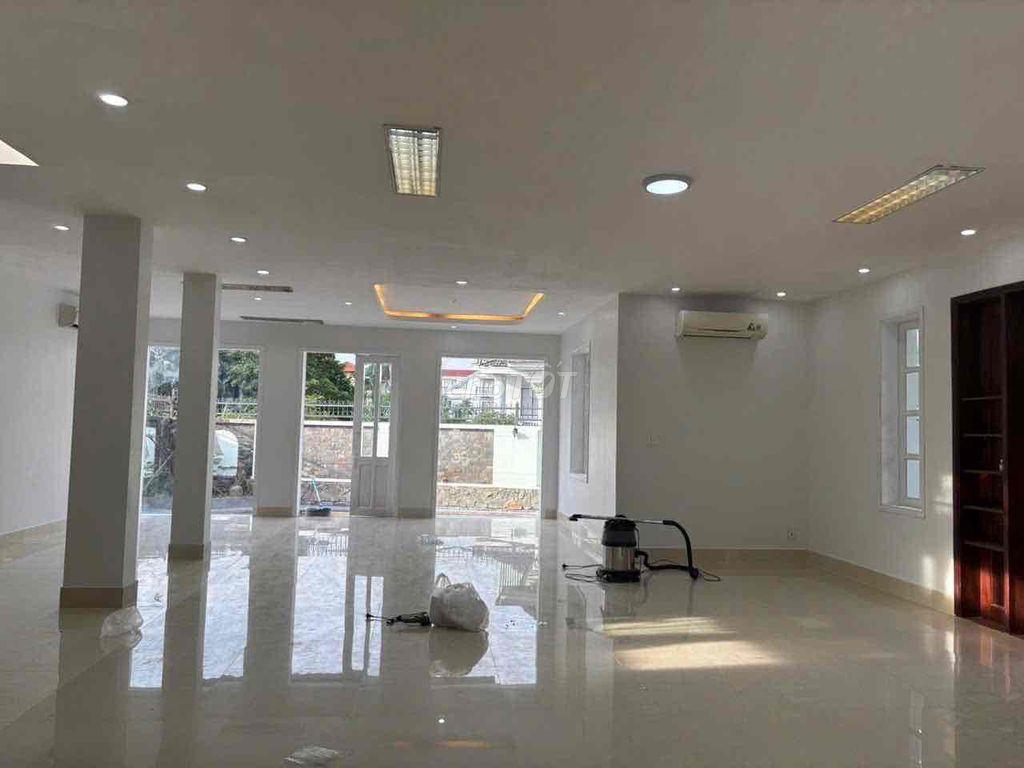 CHO THUÊ BIỆT THỰ GÓC NGUYỄN VĂN HƯỞNG THẢO ĐIỀN DTSD 800m2