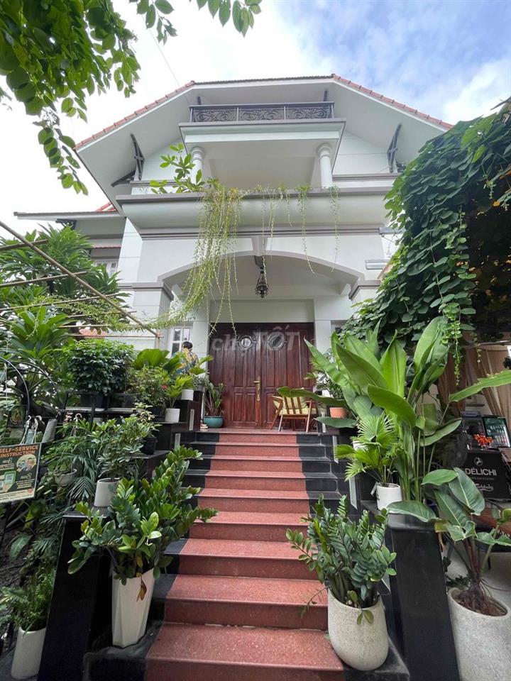 CHO THUÊ BIỆT THỰ GÓC NGUYỄN VĂN HƯỞNG THẢO ĐIỀN DTSD 800m2