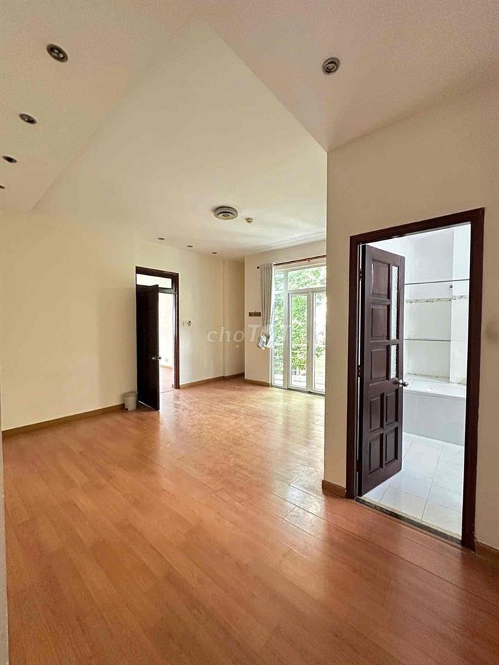 CHO THUÊ BIỆT THỰ NGUYỄN VĂN HƯỞNG THẢO ĐIỀN Q2