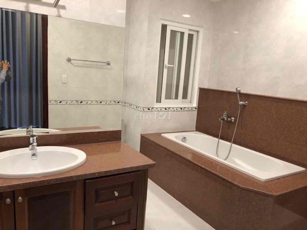 CHO THUÊ BIỆT THỰ KHU THẢO ĐIỀN QUẬN 2 DTSD 700m2