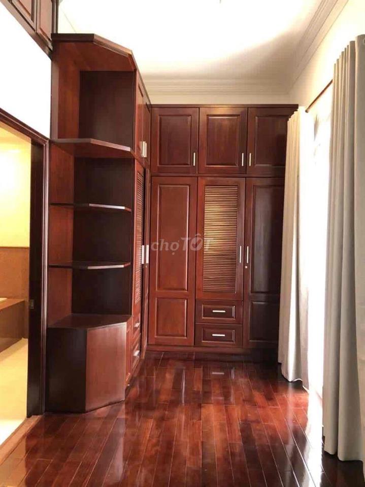 CHO THUÊ BIỆT THỰ KHU THẢO ĐIỀN QUẬN 2 DTSD 700m2