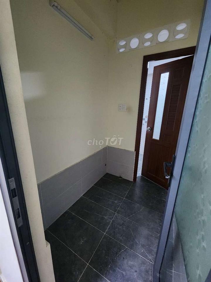Phòng trọ tầng trệt đường C1 Cộng Hòa