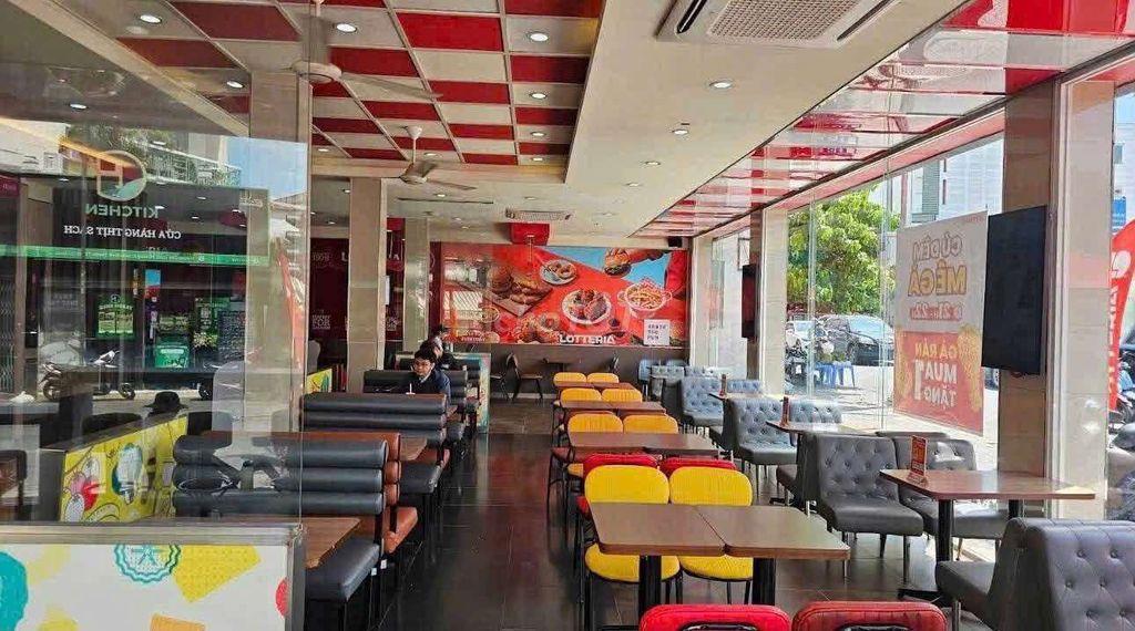 DT Trệt 205m2 Lầu  150m2 Tổng DTSD 355m2. Sàn Trống Suốt