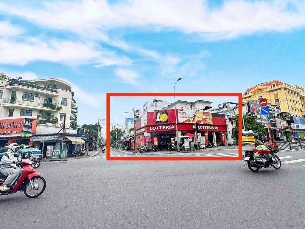 DT Trệt 205m2 Lầu  150m2 Tổng DTSD 355m2. Sàn Trống Suốt