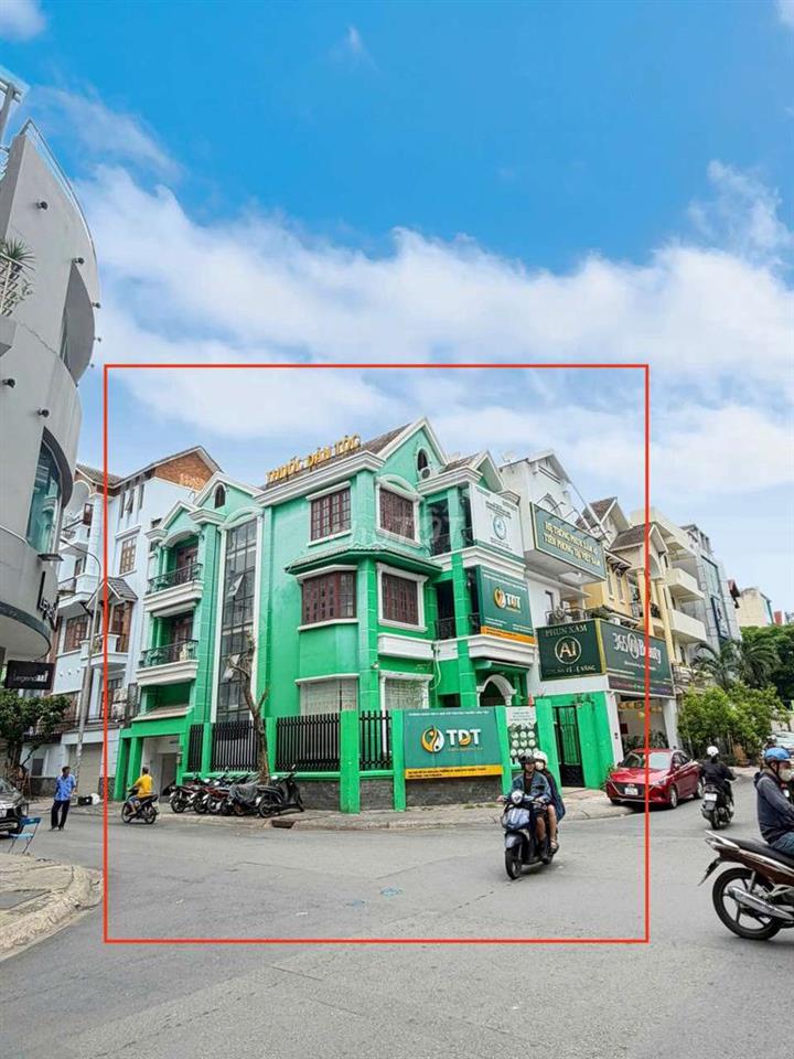 DT 8 x 20m Hầm Trệt 2Lầu + Gác Máy Trống Suốt
