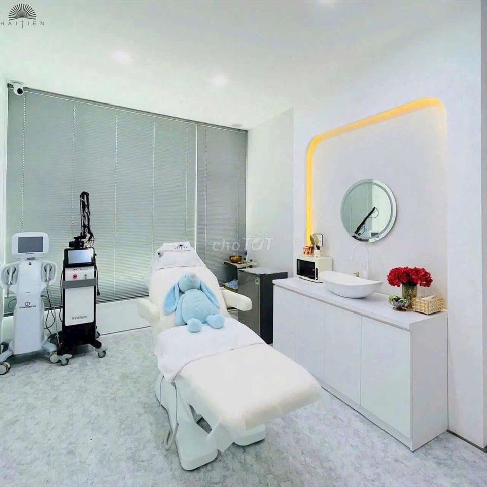 DT 7 x 10m 1 Trệt 3 Lầu + Sân Thượng ( Sàn Trống Suốt )