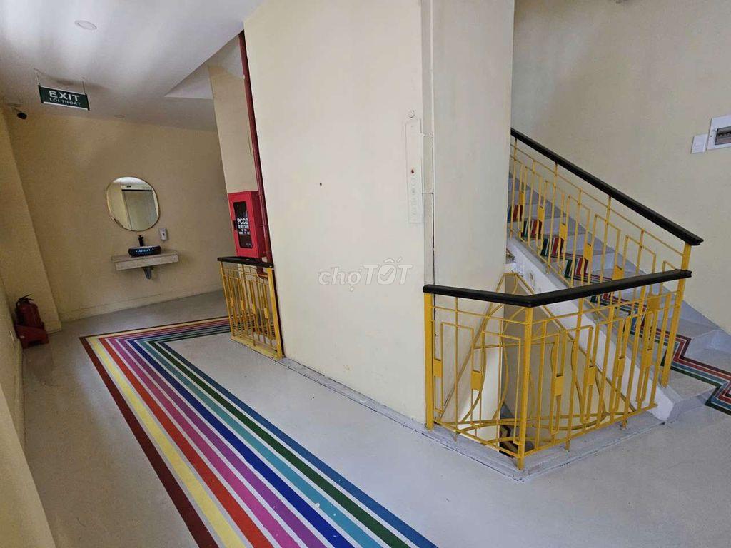 DT 12 x 20m 1 Trệt 4lầu TM, PCCC ( Sàn trống suốt cầu thang cuối nhà)