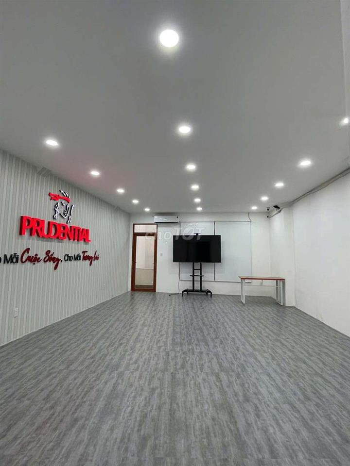 DT 7 x 18m 1 Trệt 3Lầu ( Sàn Trống Suốt )