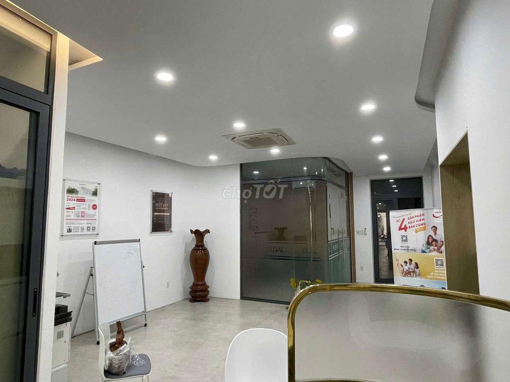 DT 7 x 18m 1 Trệt 3Lầu ( Sàn Trống Suốt )