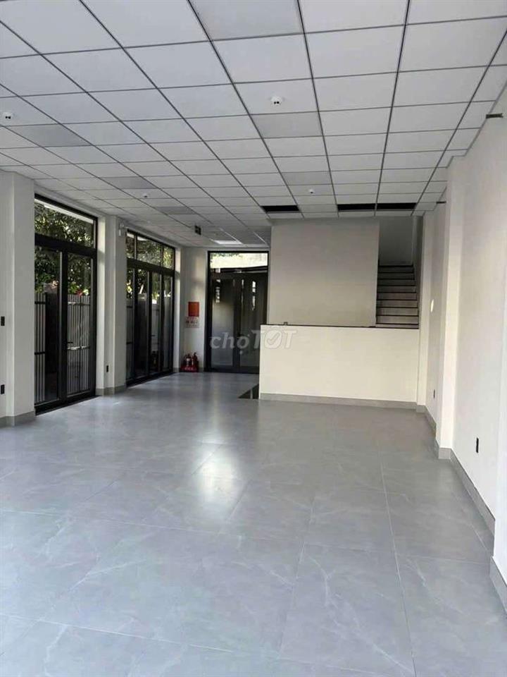 DT 7 x 22M Trệt 5Lầu Thang Máy PCCC Tiêu Chuẩn  ( Sàn Trống Suốt )