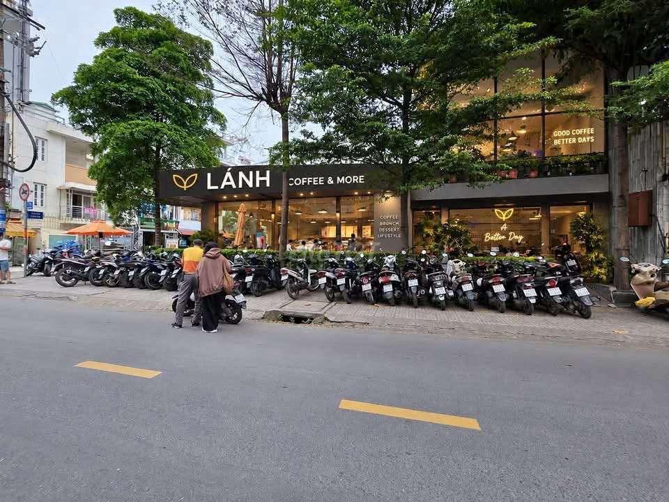 Cho Thuê Nhà Góc 2 Mặt Tiền 👉 DT 20 x 15m 1Trệt 1 Lầu