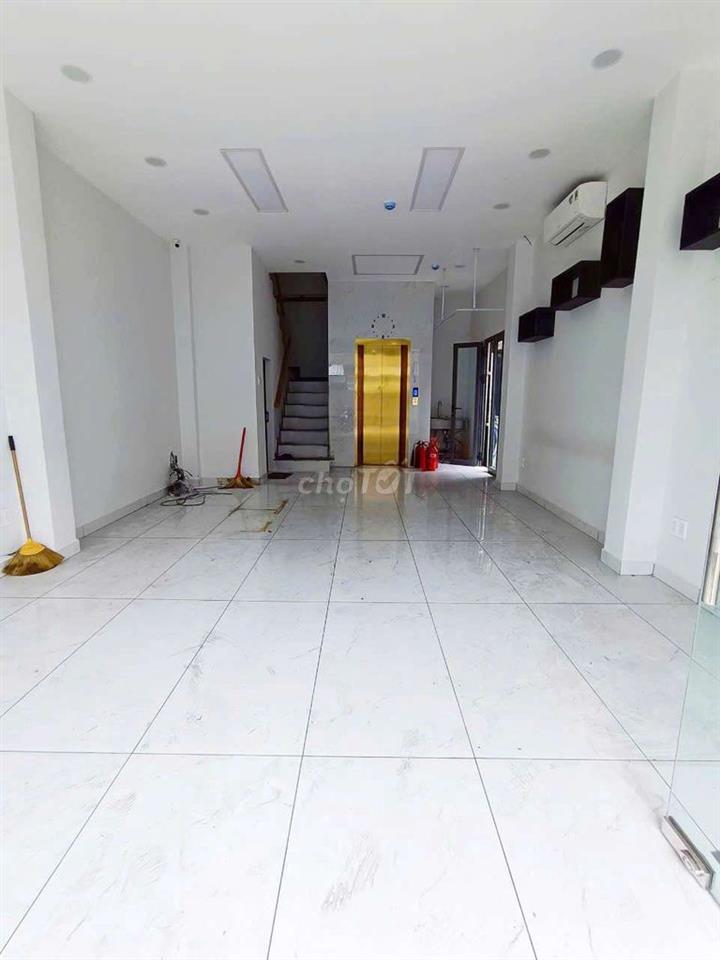 DT : 5 x 13m 1 Trệt 5 Lầu Thang Máy PCCC * Sàn Trống Suốt *