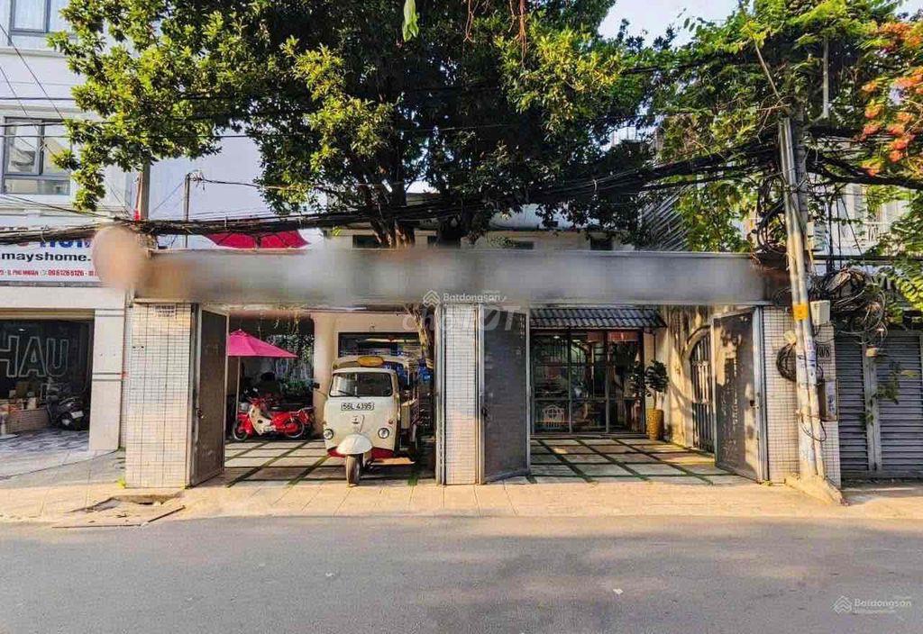Ngang 12m - Villa Sân Vườn Đường Nguyễn Văn Đậu, Q.PN