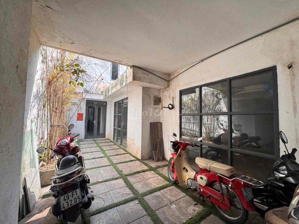Ngang 12m - Villa Sân Vườn Đường Nguyễn Văn Đậu, Q.PN