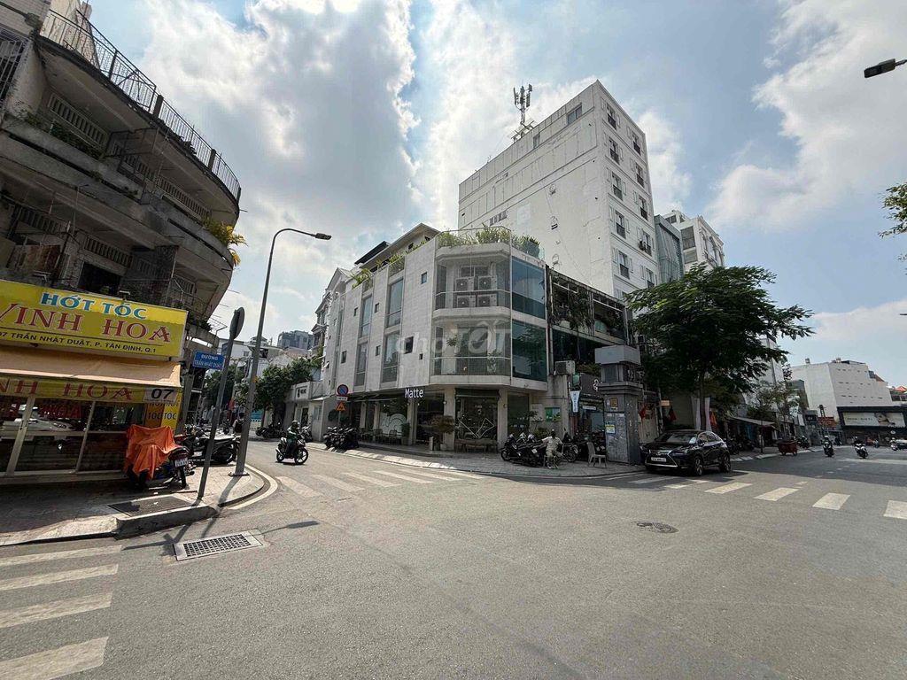 Ngang 17m - Góc 2 Mặt Tiền Trần Nhật Duật, Quận 1