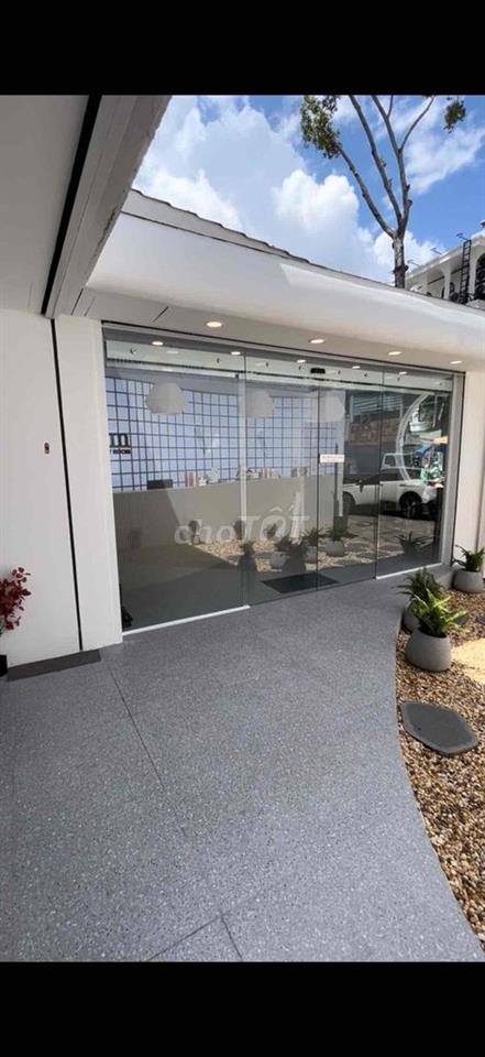 Ngang 9x 33m-  DTSD 500m2 - Villa Sân Vườn Đường Nguyễn Thông, Q3