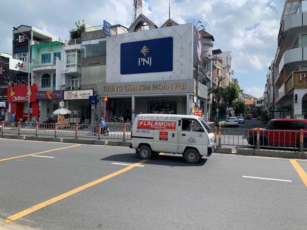 Ngang 11m - Góc 2 Mặt Tiền Đối Diện Emart Phan Văn Trị, Quận Gò Vấp