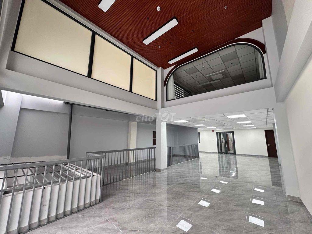 Cho thuê văn phòng cao cấp nằm tại trục đường ung văn khiêm sầm uất.
