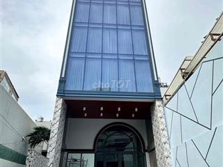 Cho thuê văn phòng cao cấp nằm tại trục đường ung văn khiêm sầm uất.