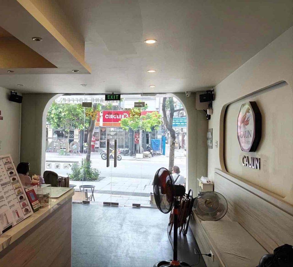 Cho Thuê Nhà Mặt Tiền 210A Nguyễn Khắc Nhu, Quận 1