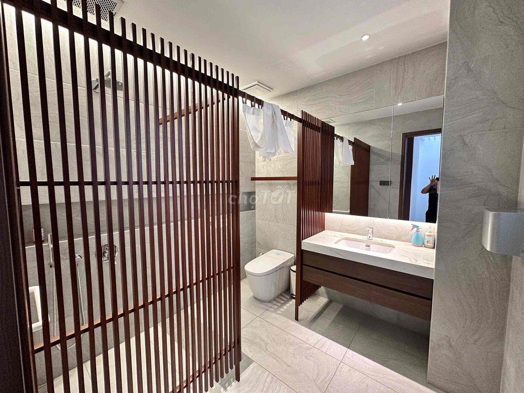 Cho thuê tòa nhà mặt tiền 256 Nguyễn Hoàng, An Phú, Quận 2