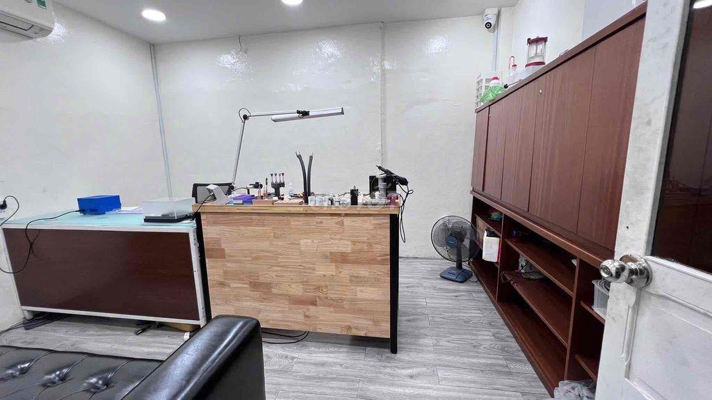Cho thuê mặt bằng đường Trần Đình Xu, Quận 1, vị trí thuận tiện kinh d