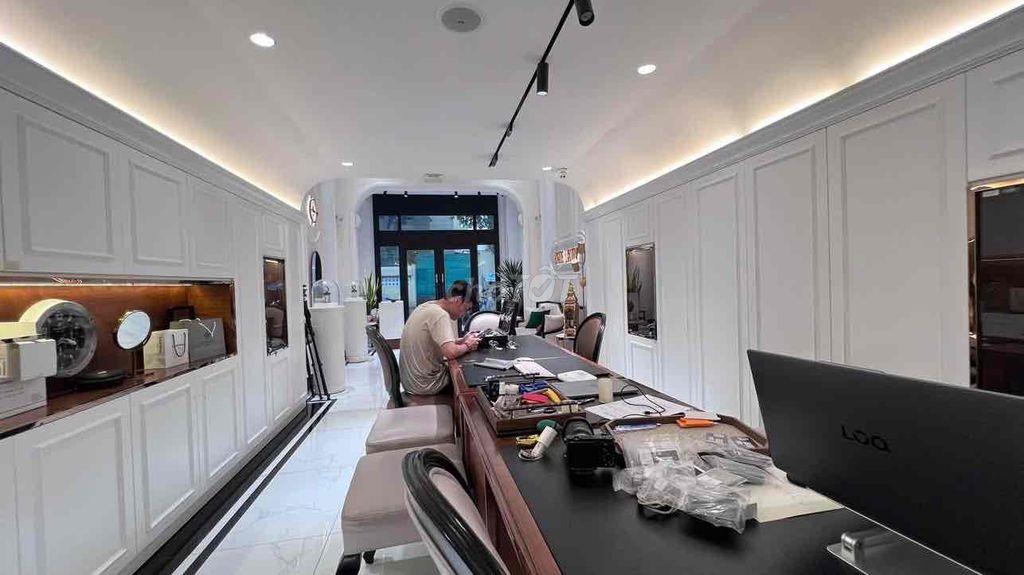 Cho thuê mặt bằng đường Trần Đình Xu, Quận 1, vị trí thuận tiện kinh d