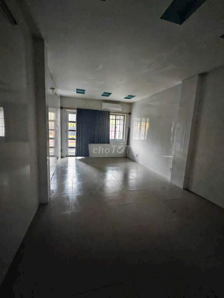 Mặt Tiền Lê Quang Định 200m2 Có 3 Tầng 4 Phòng Cho Làm Quán Ăn