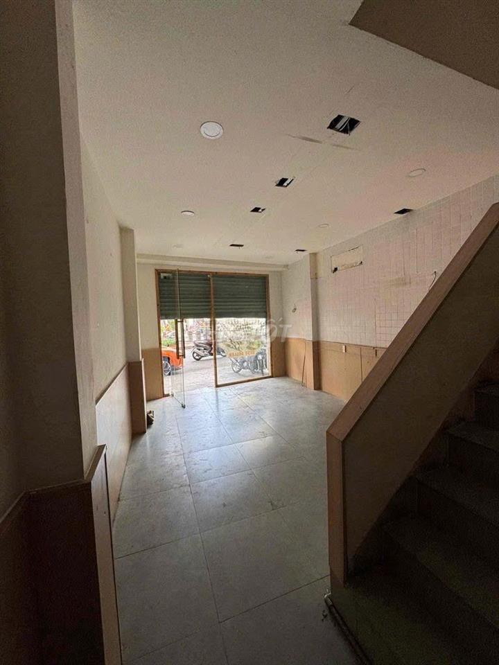 Gần BV Hoàn Mỹ  Mặt Tiền Phan Xích Long 250m2 Có 4 Lầu 7 Phòng Ngủ
