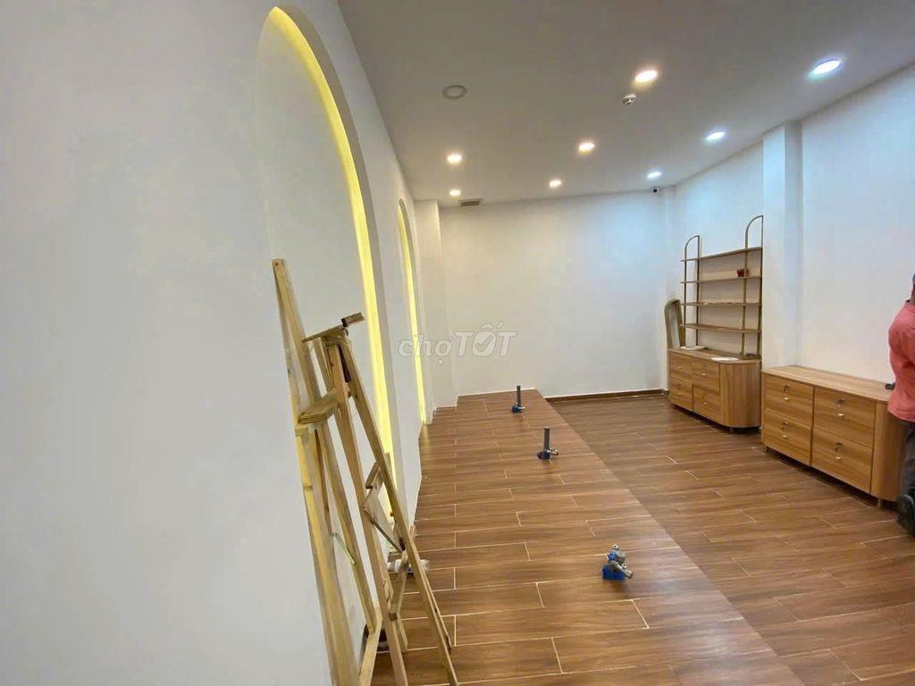 Mặt Tiền Công Viên Phú Nhuận Đường Nguyễn Công Hoan 320m2 3 Lầu 7 Phòg
