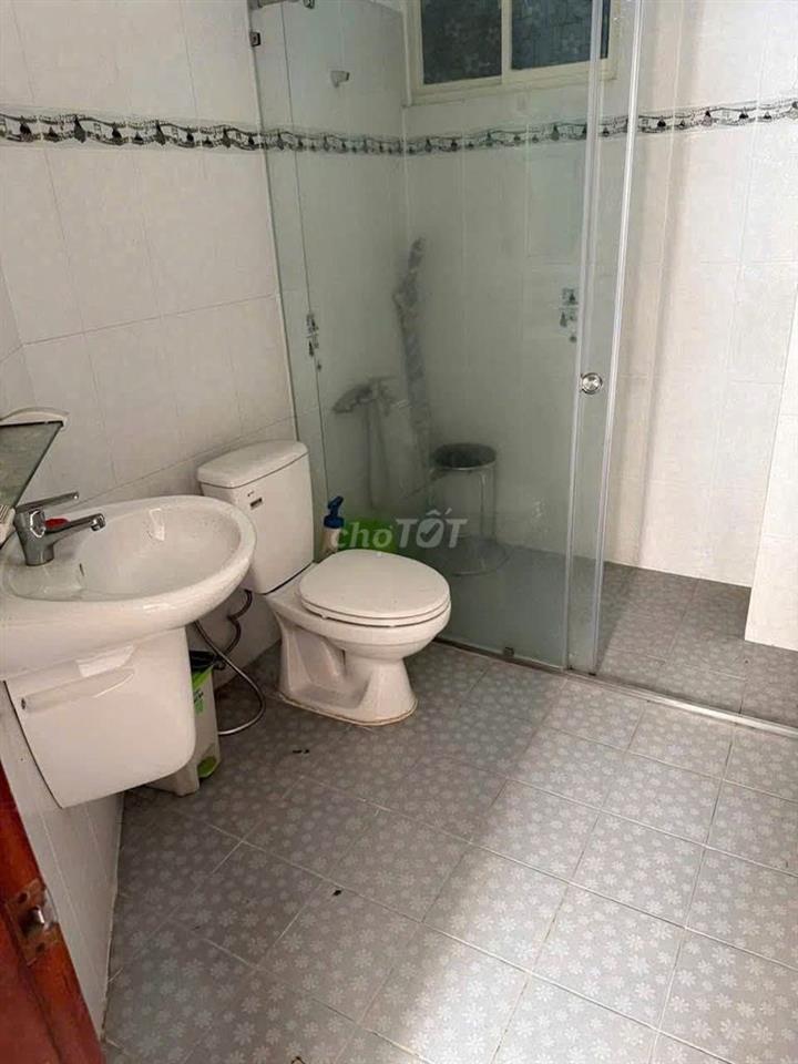 Mặt Tiền Hồ Văn Huê Ngang 4,5m DTSD 200m2 3 Tầng Có 4 Phòng nhà mới 
