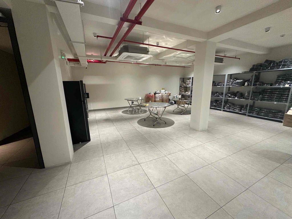 CHO THUÊ TÒA NHÀ HOA LAN, PHÚ NHUẬN – 12x16M – THANG MÁY – GIÁ 149TR