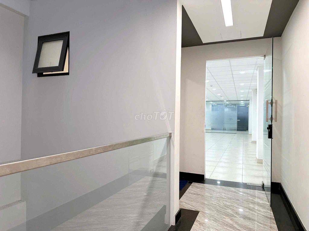 Văn Phòng Gần Sân Bay 70m2 - Miễn Phí Quản Lý - Hầm Xe TM Bảo Vệ …