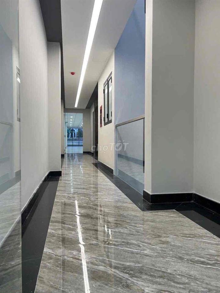 Văn Phòng Gần Sân Bay 70m2 - Miễn Phí Quản Lý - Hầm Xe TM Bảo Vệ …