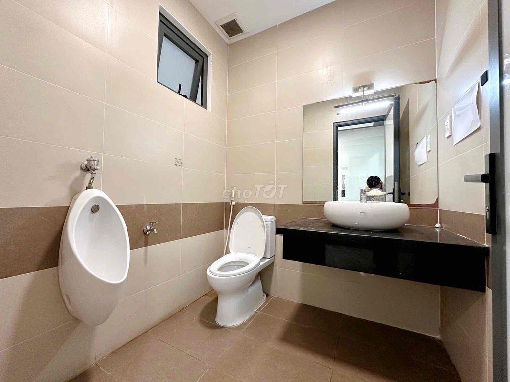 Văn Phòng Gần Sân Bay 70m2 - Miễn Phí Quản Lý - Hầm Xe TM Bảo Vệ …