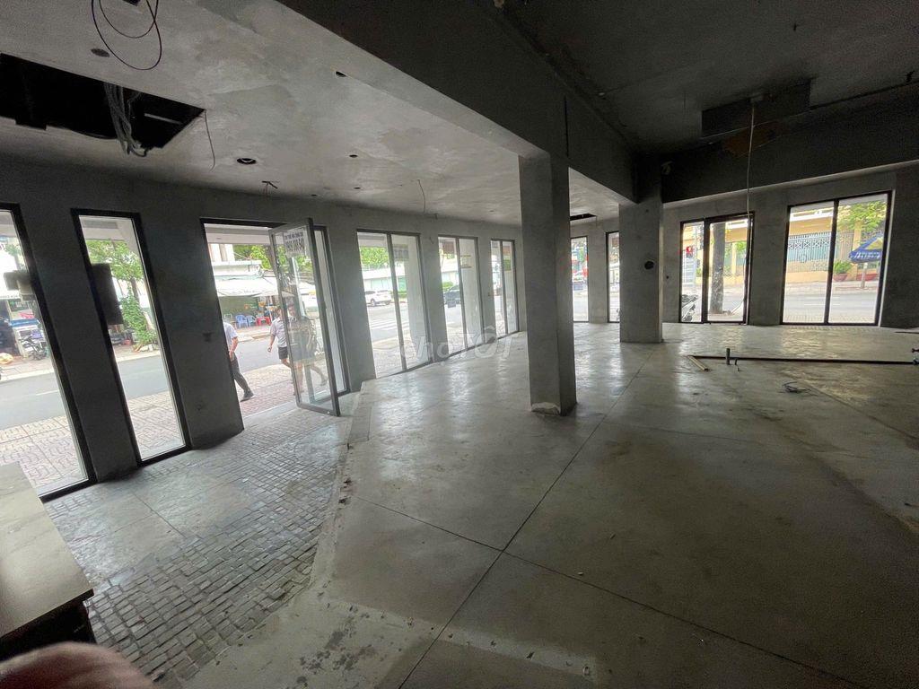 CHO THUÊ NHÀ 2 MẶT TIỀN ĐƯỜNG LÝ CHÍNH THẮNG, QUẬN 3. DTSD: 190M2