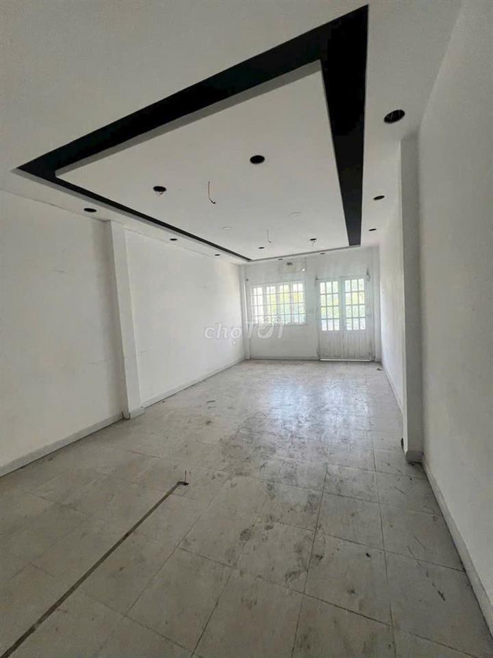 MT Đường D5 500m2 4 Lầu Gần ĐH NGoại Thương Vỉa Hè Để Được 2 Hàng Xe