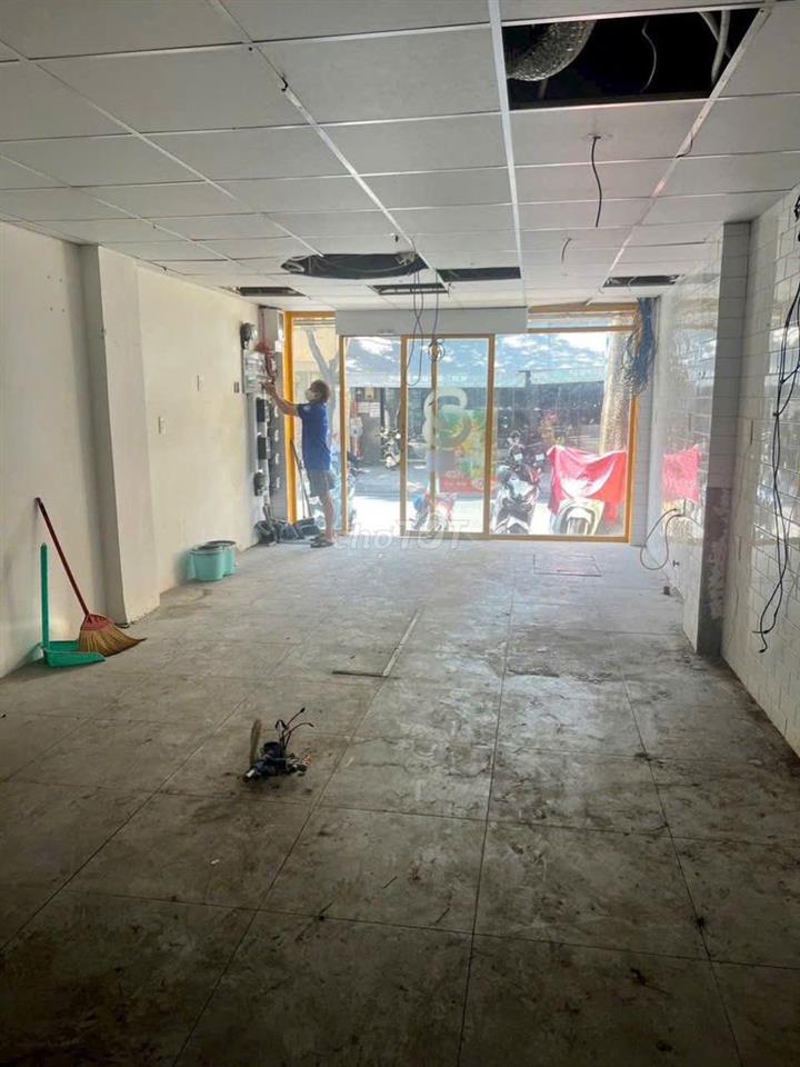 MT Đường D5 500m2 4 Lầu Gần ĐH NGoại Thương Vỉa Hè Để Được 2 Hàng Xe
