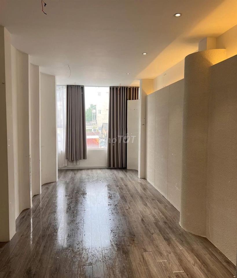 Mặt Tiền Phan Đình Phùng 150m2 3 Lầu 3 Phòng Gần HaiBàTrưng Có Vỉa Hè