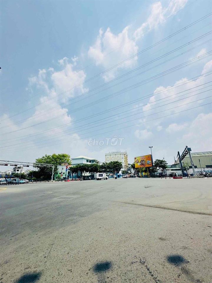 CHO THUÊ NHÀ MẶT TIỀN NGAY NGÃ TƯ PHAN VĂN TRỊ P5 GẦN EMART