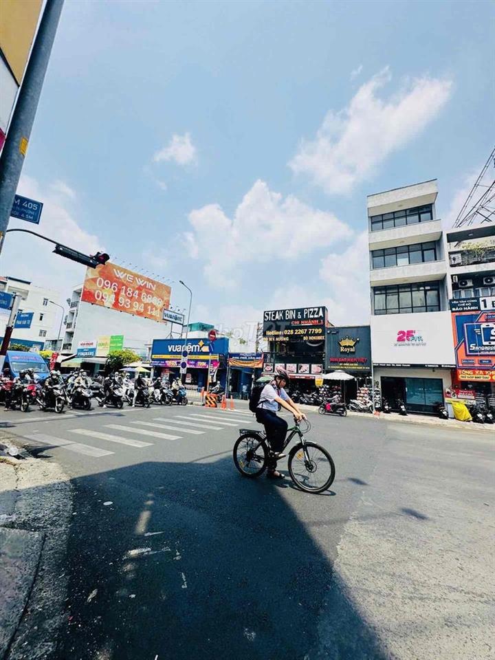 CHO THUÊ NHÀ MẶT TIỀN NGAY NGÃ TƯ PHAN VĂN TRỊ P5 GẦN EMART