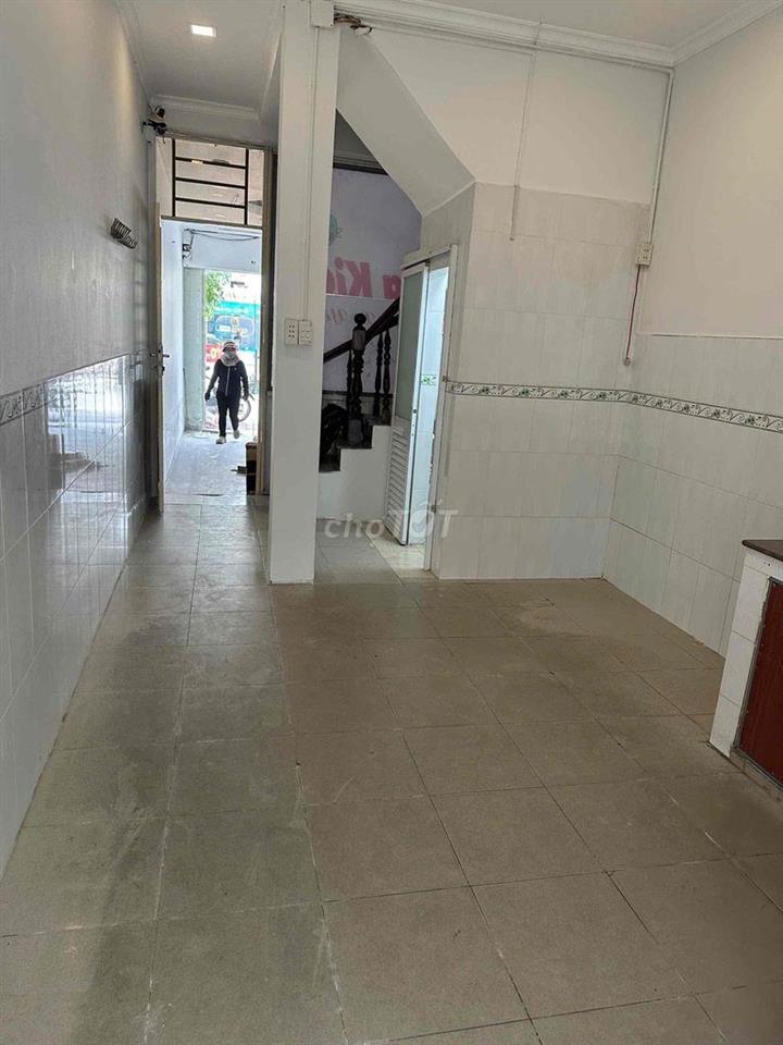 CHO THUÊ NHÀ MẶT TIỀN QUANG TRUNG 4PN P10 GÒ VẤP GẦN  VINCOM